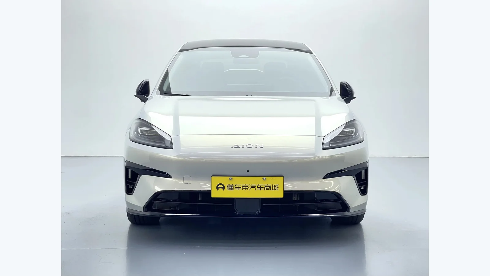 Used Aion RT Side profile thumbnail