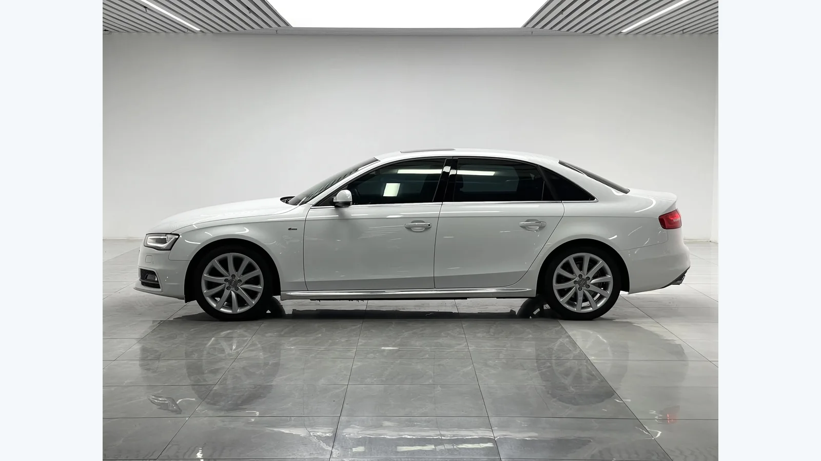 Used Audi A4 Dashboard thumbnail