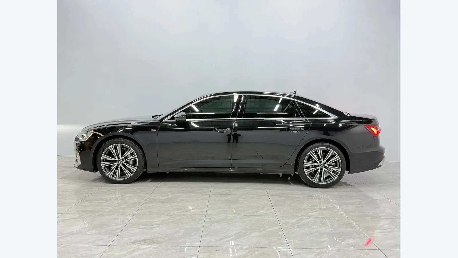 Used Audi A6L Dashboard thumbnail