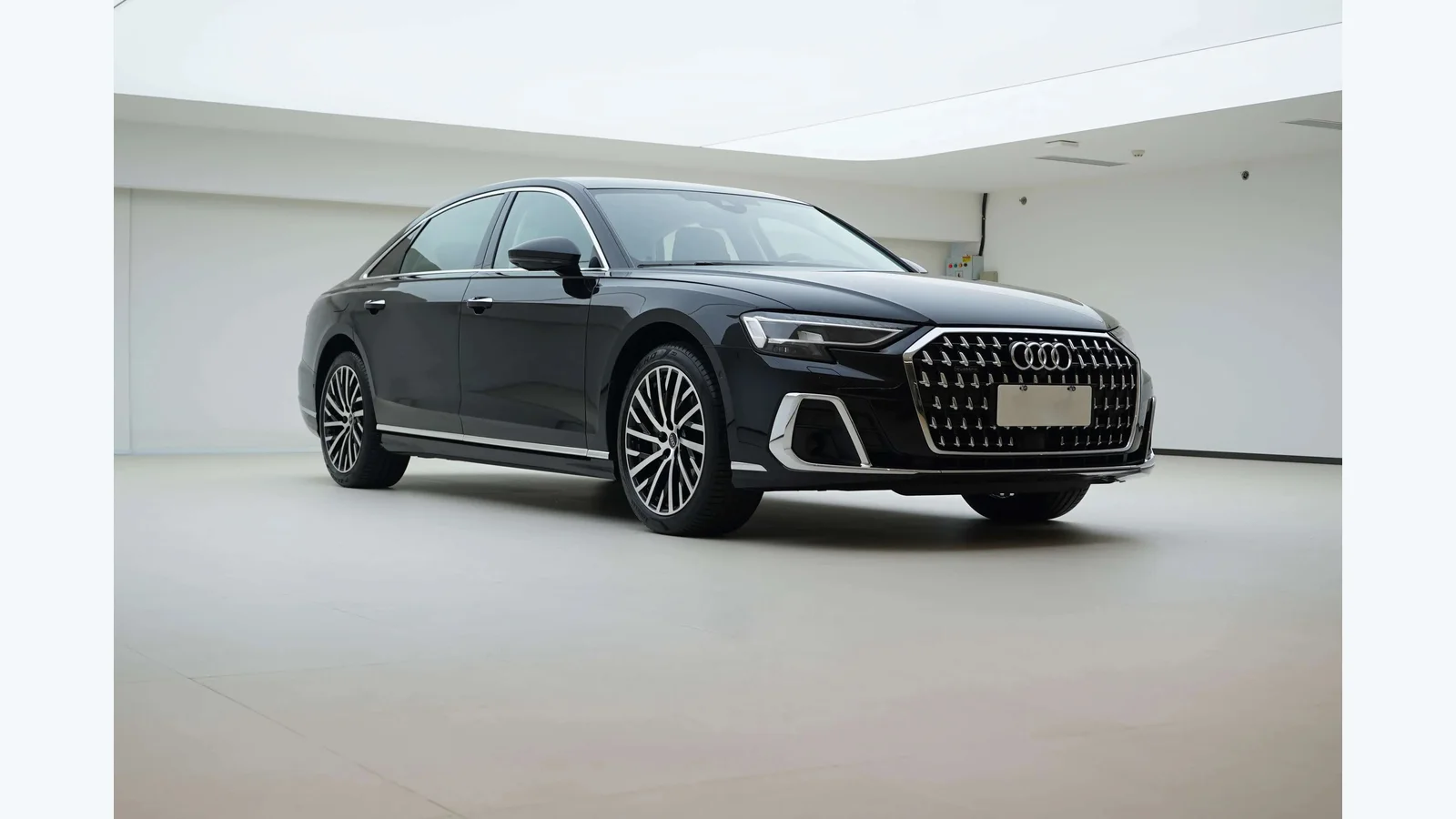Used Audi A8 Rear 45-degree thumbnail