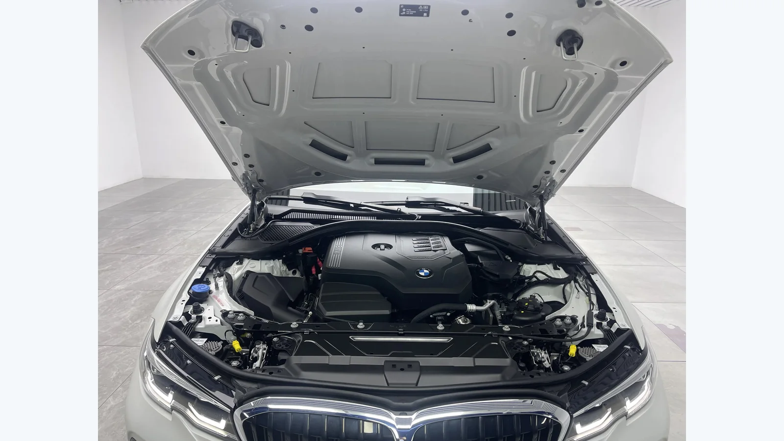 Used BMW 3 Series Photo 6 thumbnail