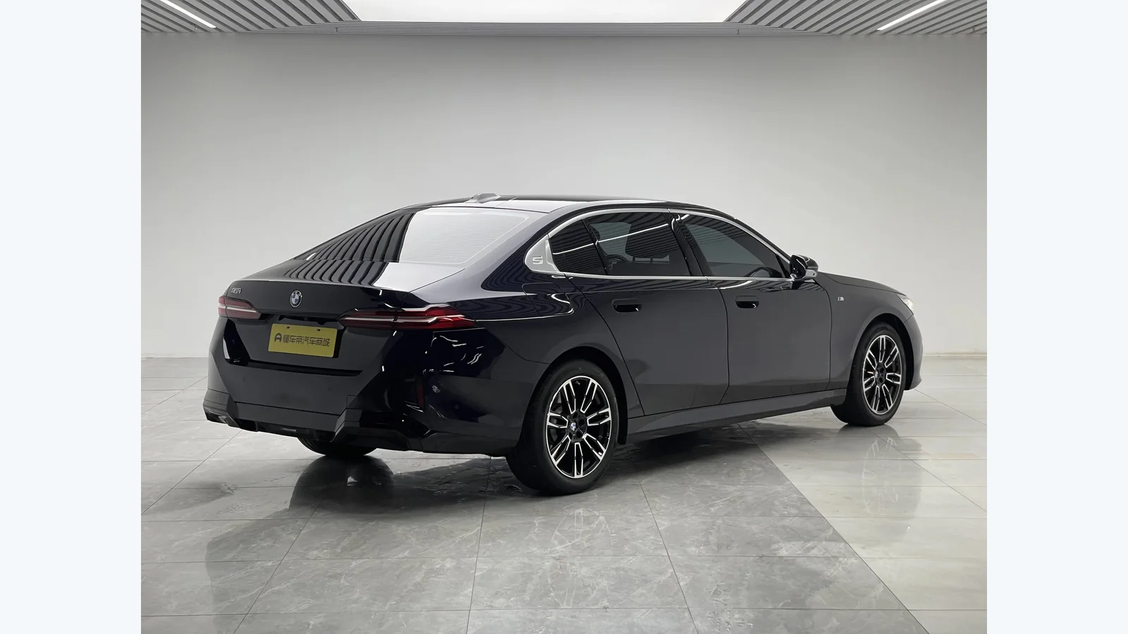 Used BMW 5 Series Photo 1 thumbnail