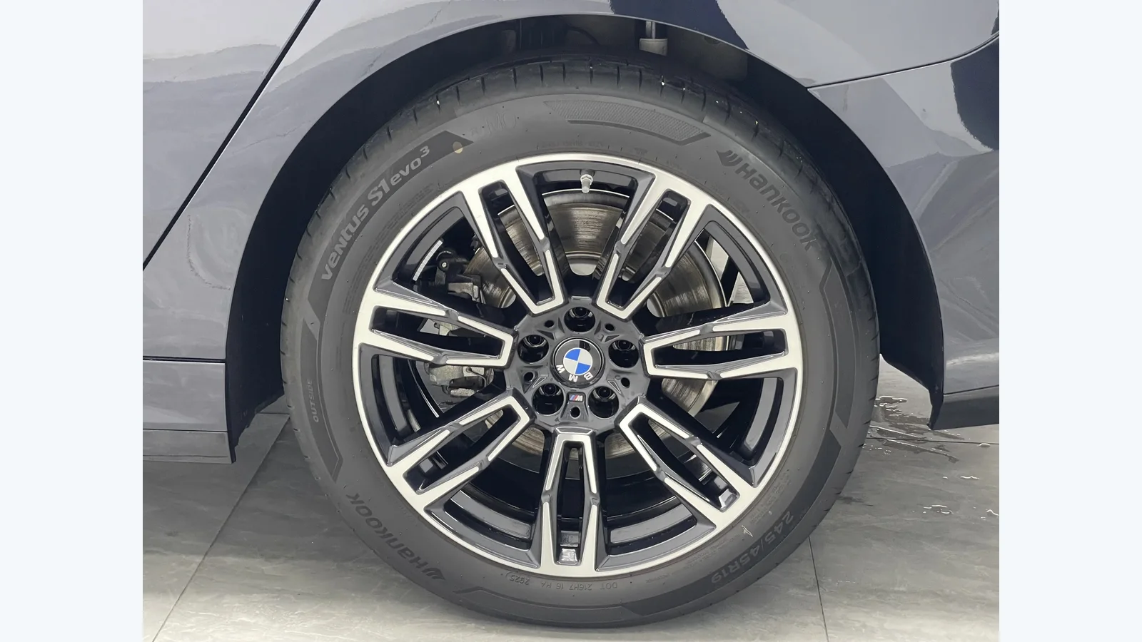 Used BMW 5 Series Photo 5 thumbnail