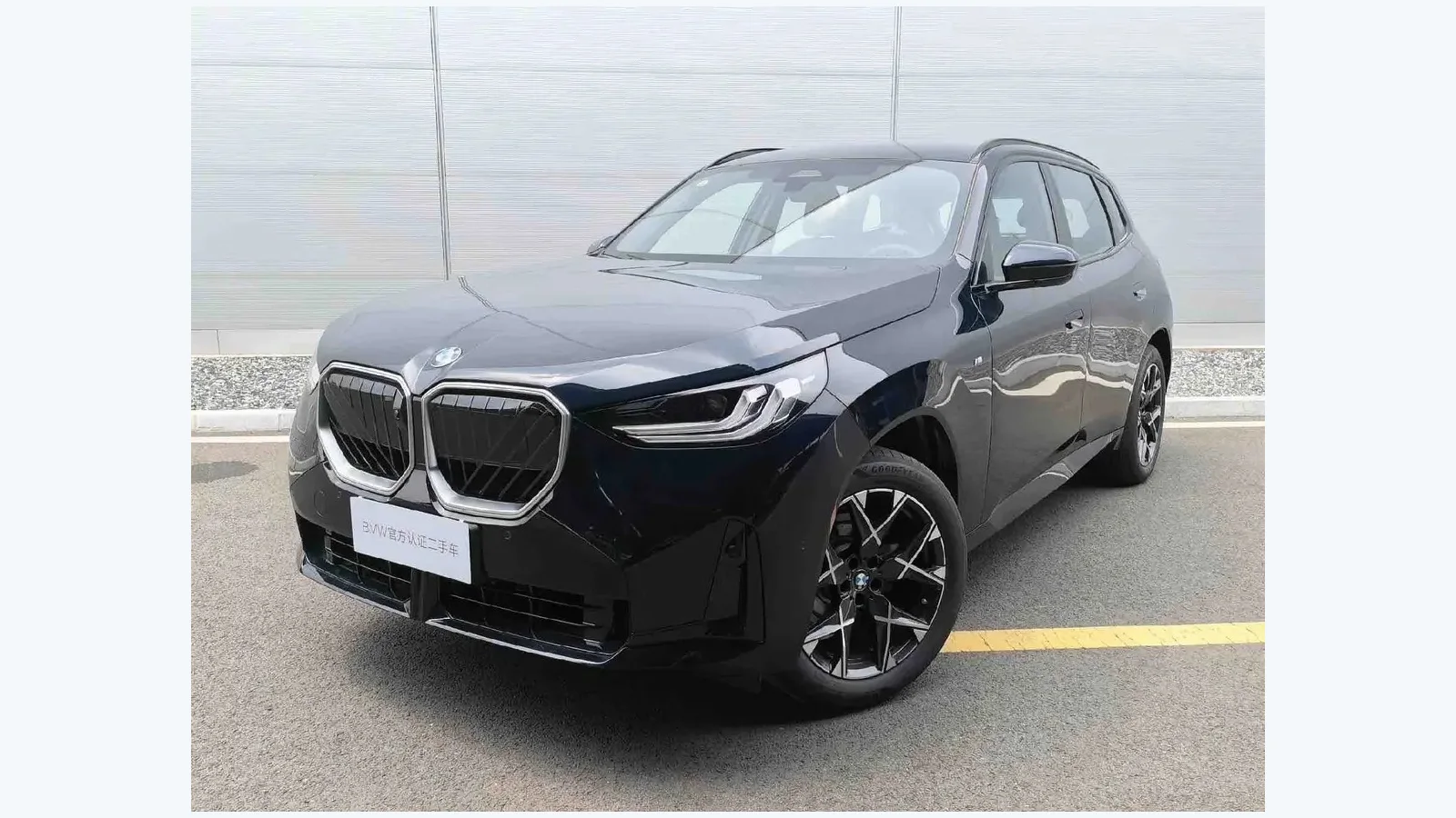 Used BMW X3 Front 45-degree reference for China export