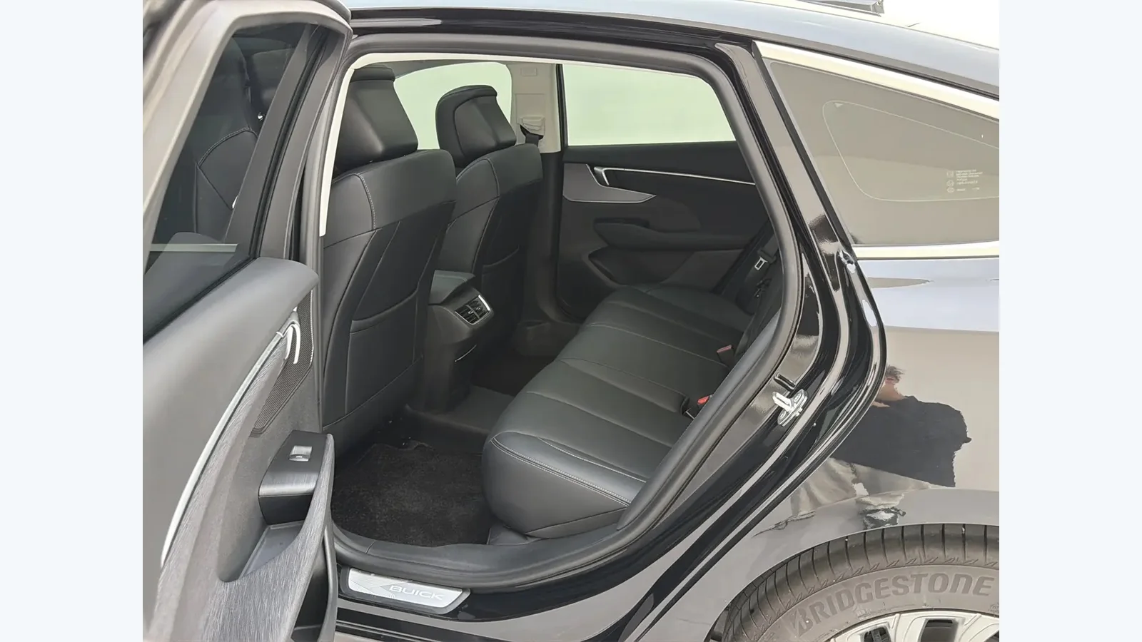 Used Buick LaCrosse Photo 12 thumbnail