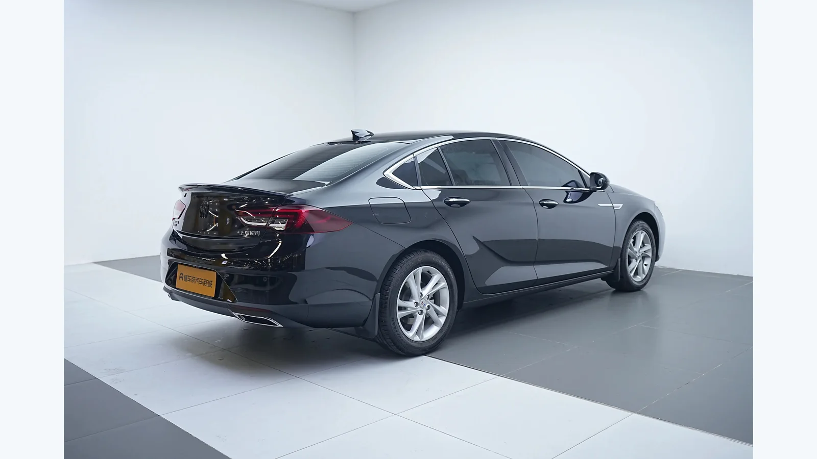 Used Buick Regal Photo 1 thumbnail