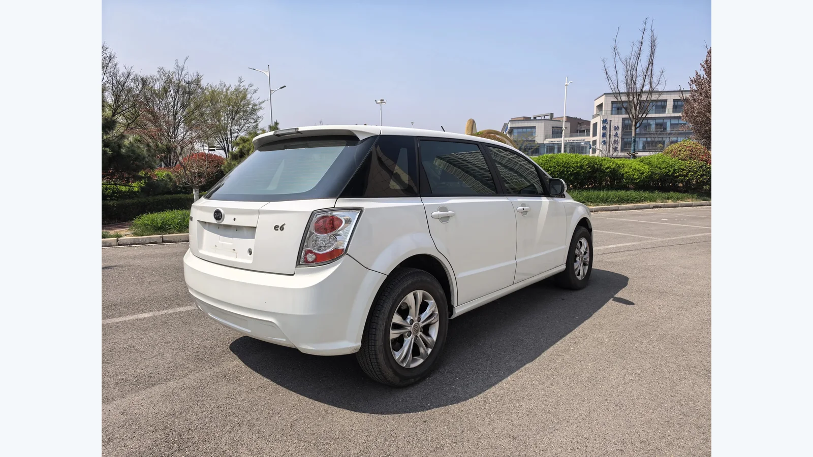 Used BYD e6 Details thumbnail