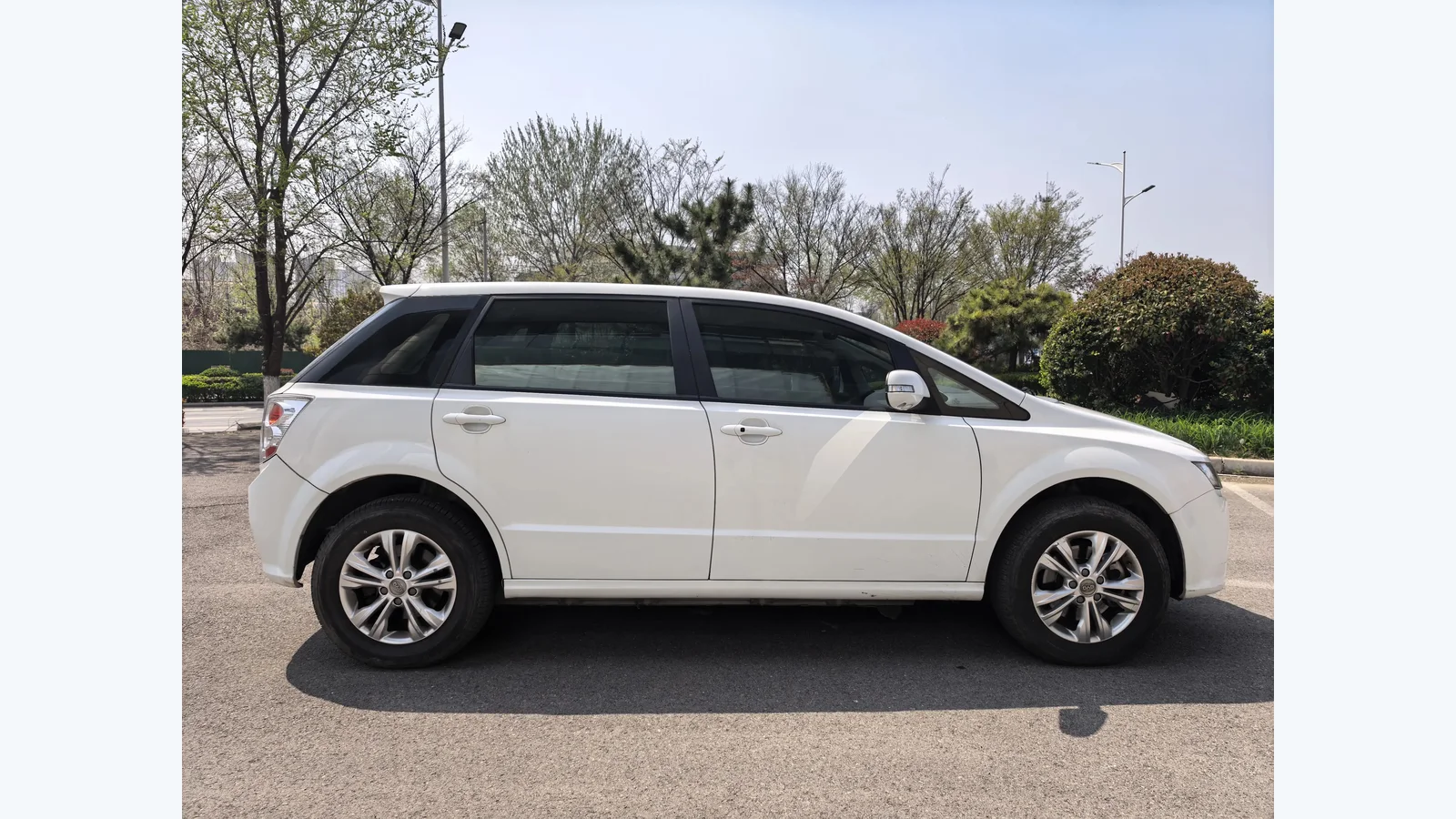 Used BYD e6 Photo 1 thumbnail