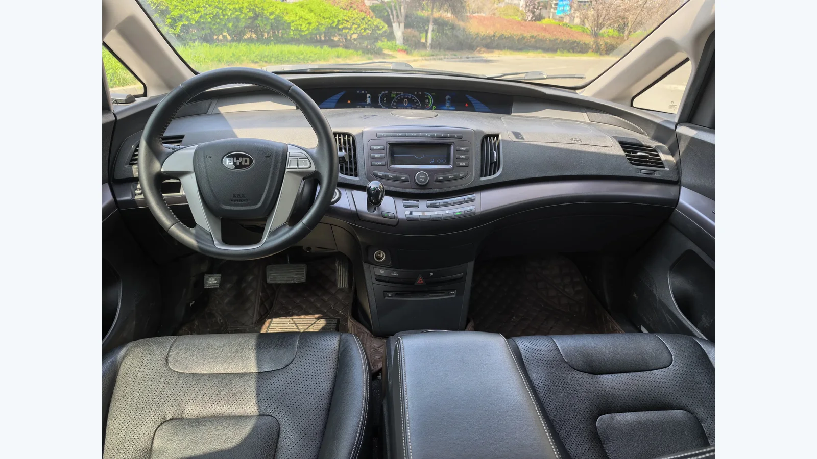 Used BYD e6 Photo 3 thumbnail