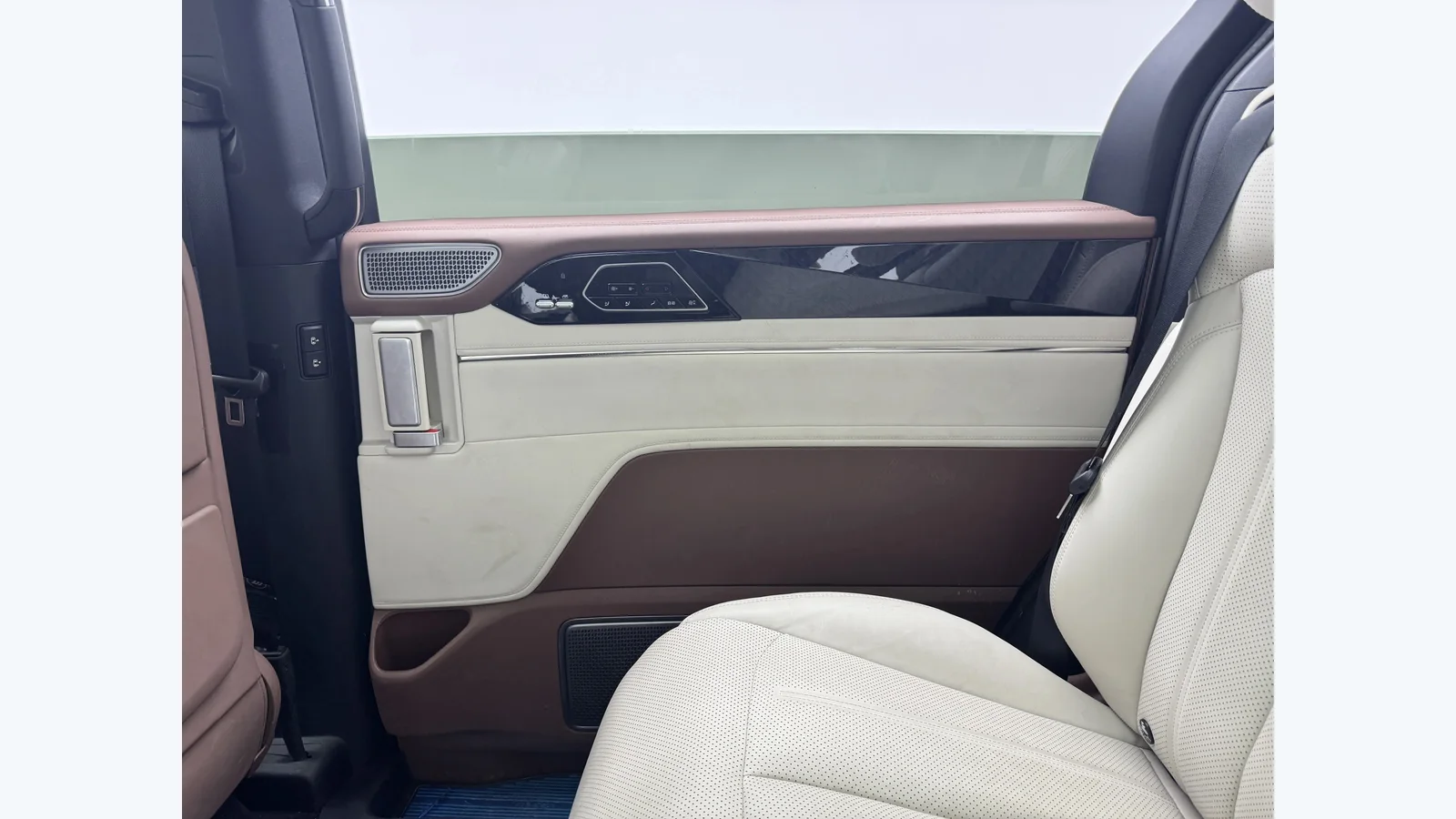 Used BYD Xia Side profile thumbnail