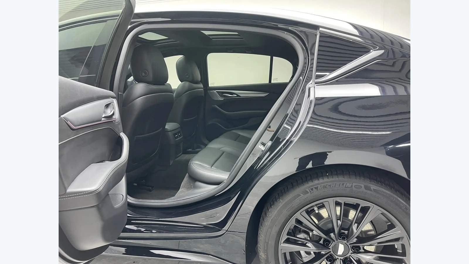 Used Cadillac CT5 Photo 12 thumbnail
