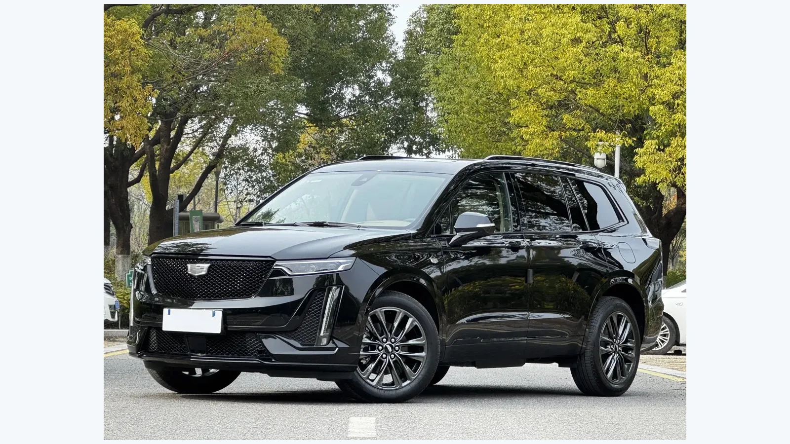 Used Cadillac XT6 Front 45-degree reference for China export