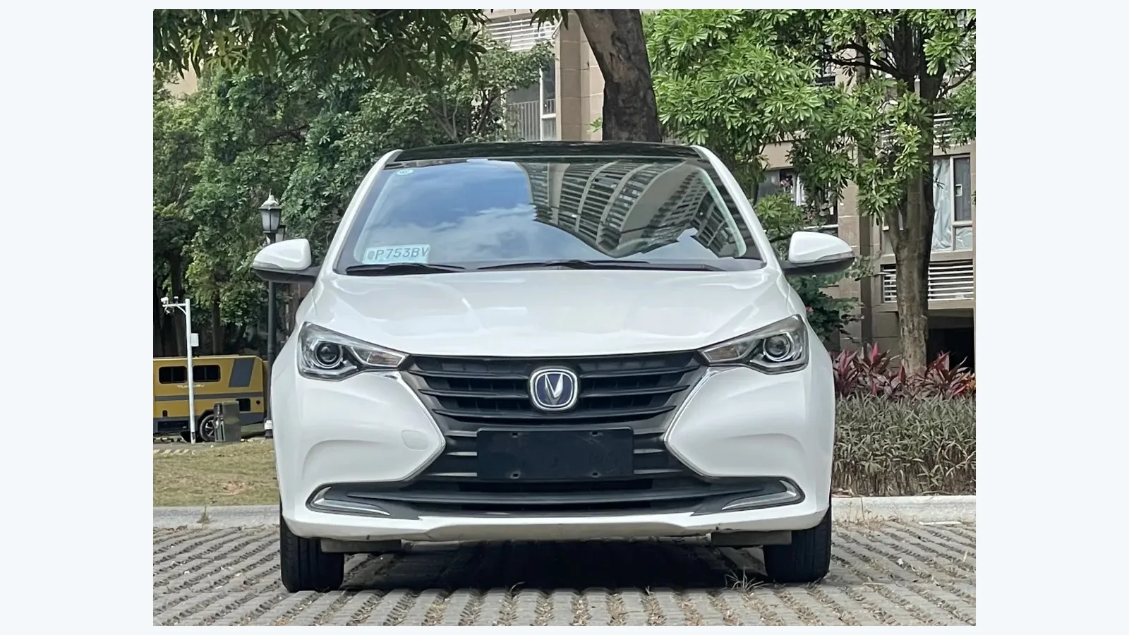 Used Changan Alsvin Side profile thumbnail