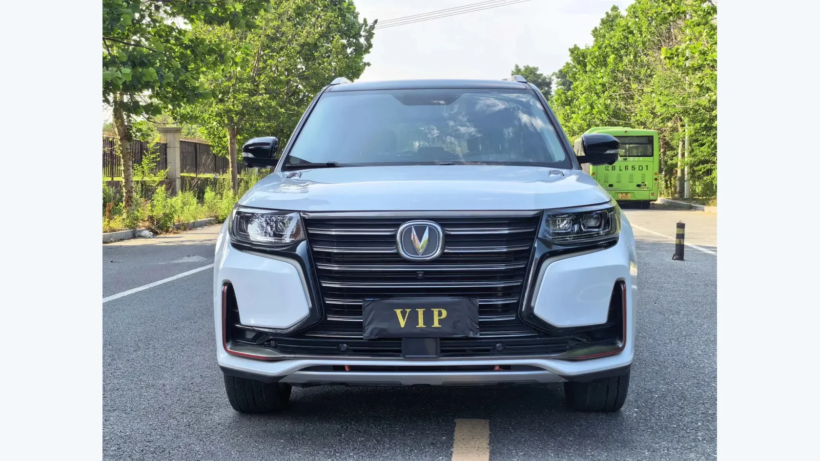 Used Changan CS95 Side profile thumbnail
