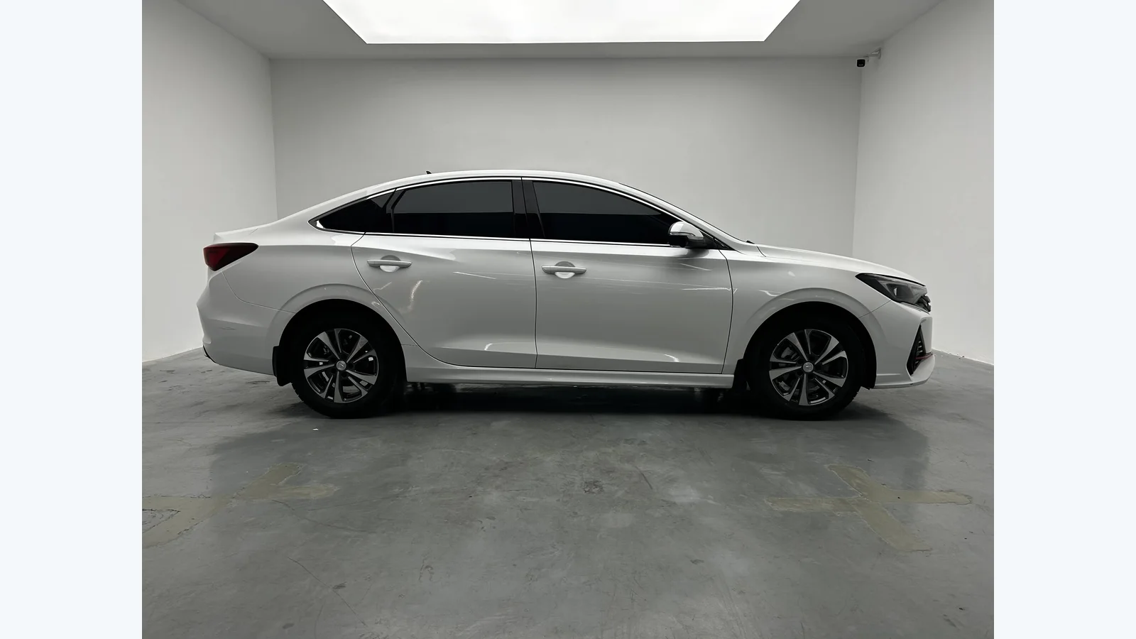 Used Changan Eado Plus Photo 2 thumbnail