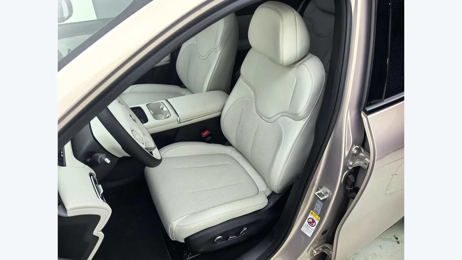 Used Changan Qiyuan Q05 Photo 14 thumbnail