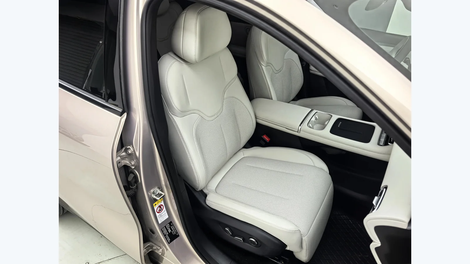 Used Changan Qiyuan Q05 Photo 15 thumbnail