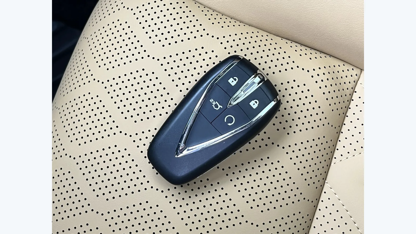 Used Changan UNI-K Photo 7 thumbnail