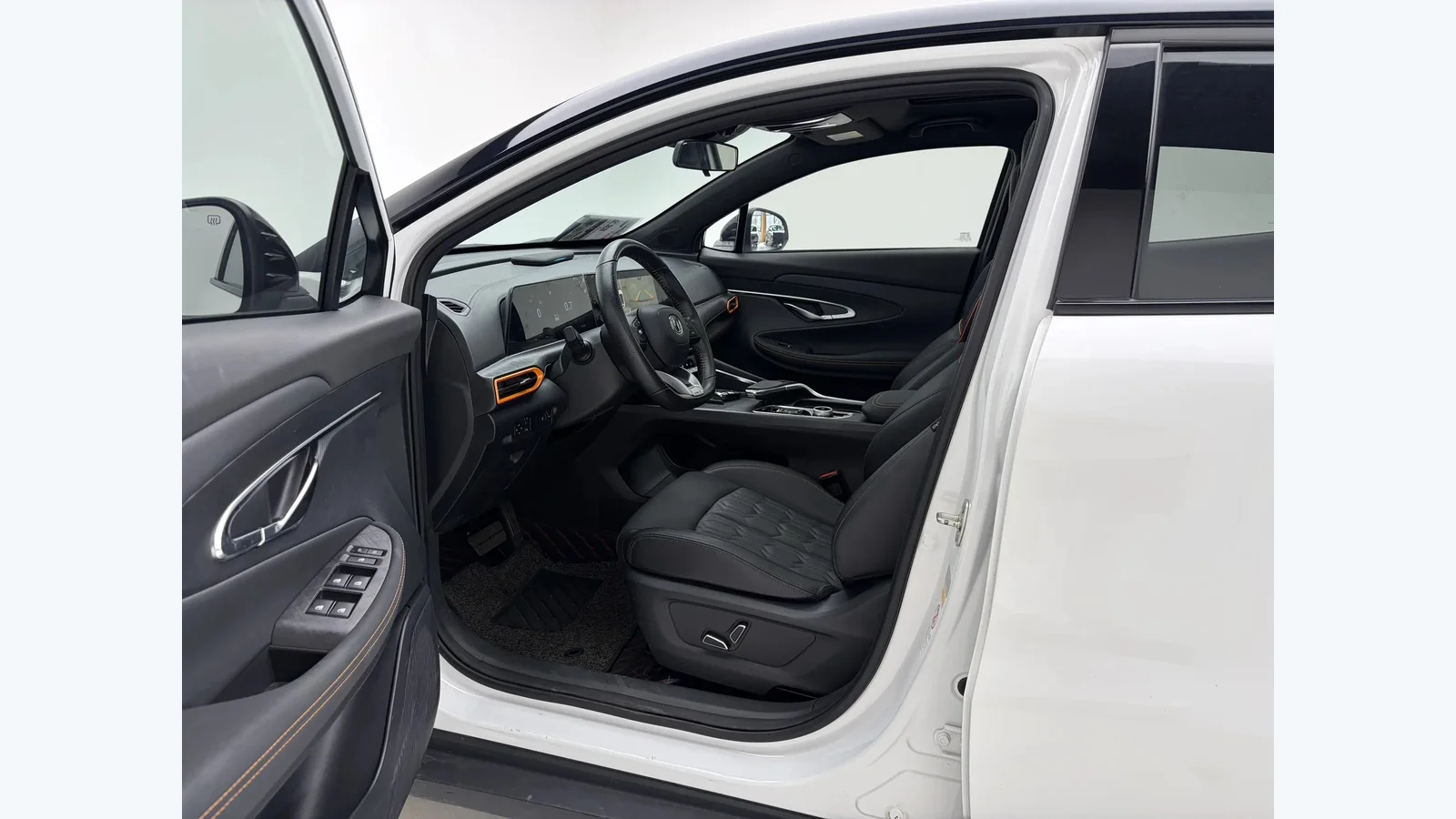 Used Changan UNI-T Photo 11 thumbnail