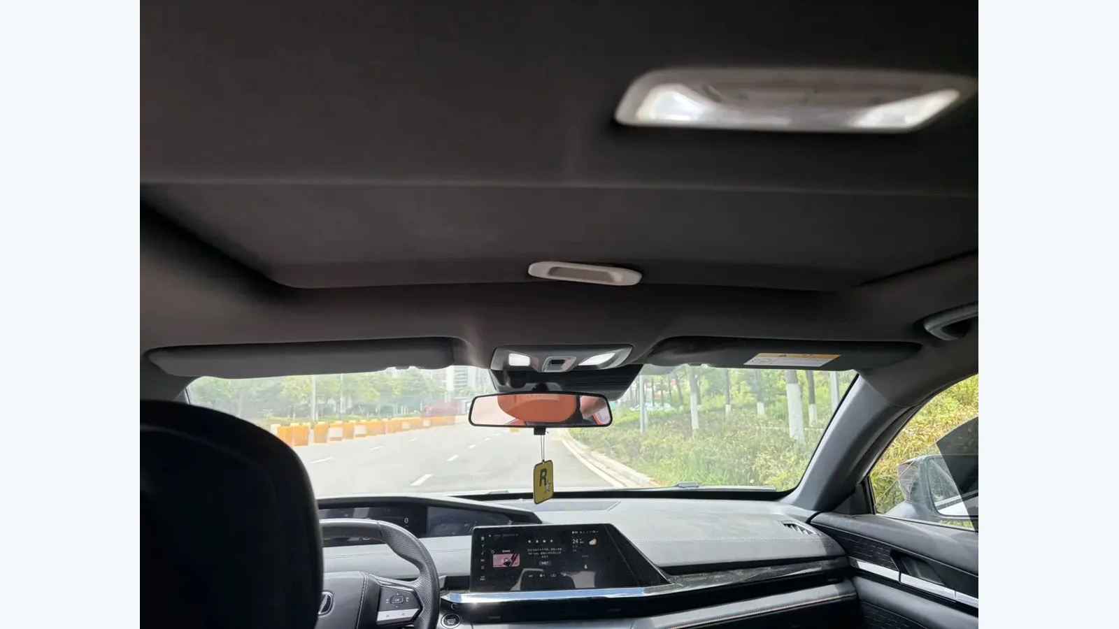 Used Changan UNI-V iDD Photo 1 thumbnail