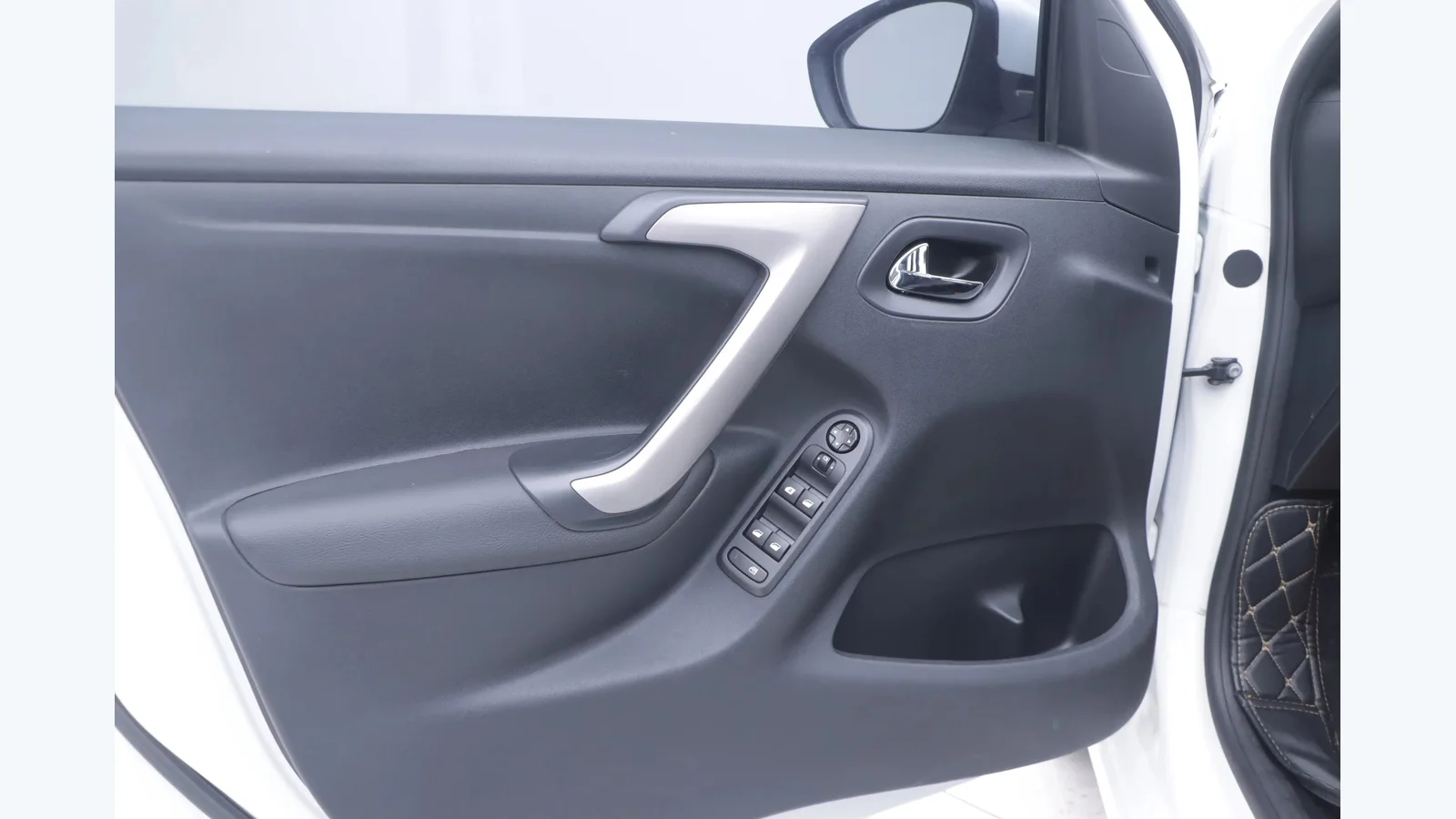 Used Citroën C-Elysée Seats thumbnail
