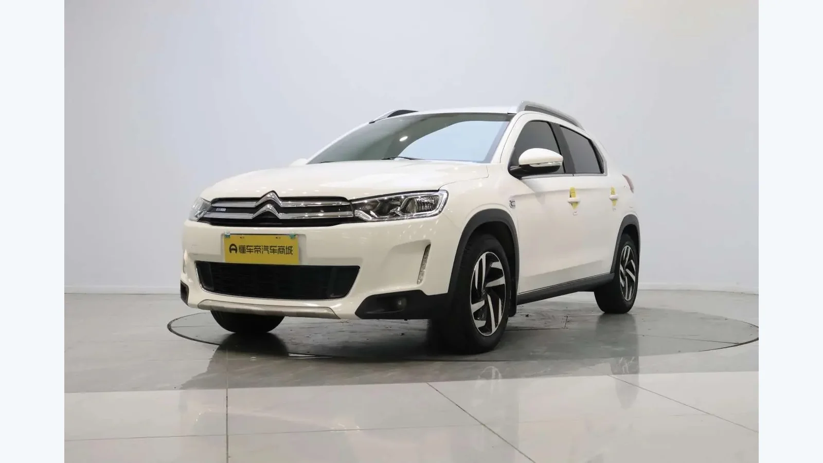 Used Citroën C3-XR Front 45-degree reference for China export