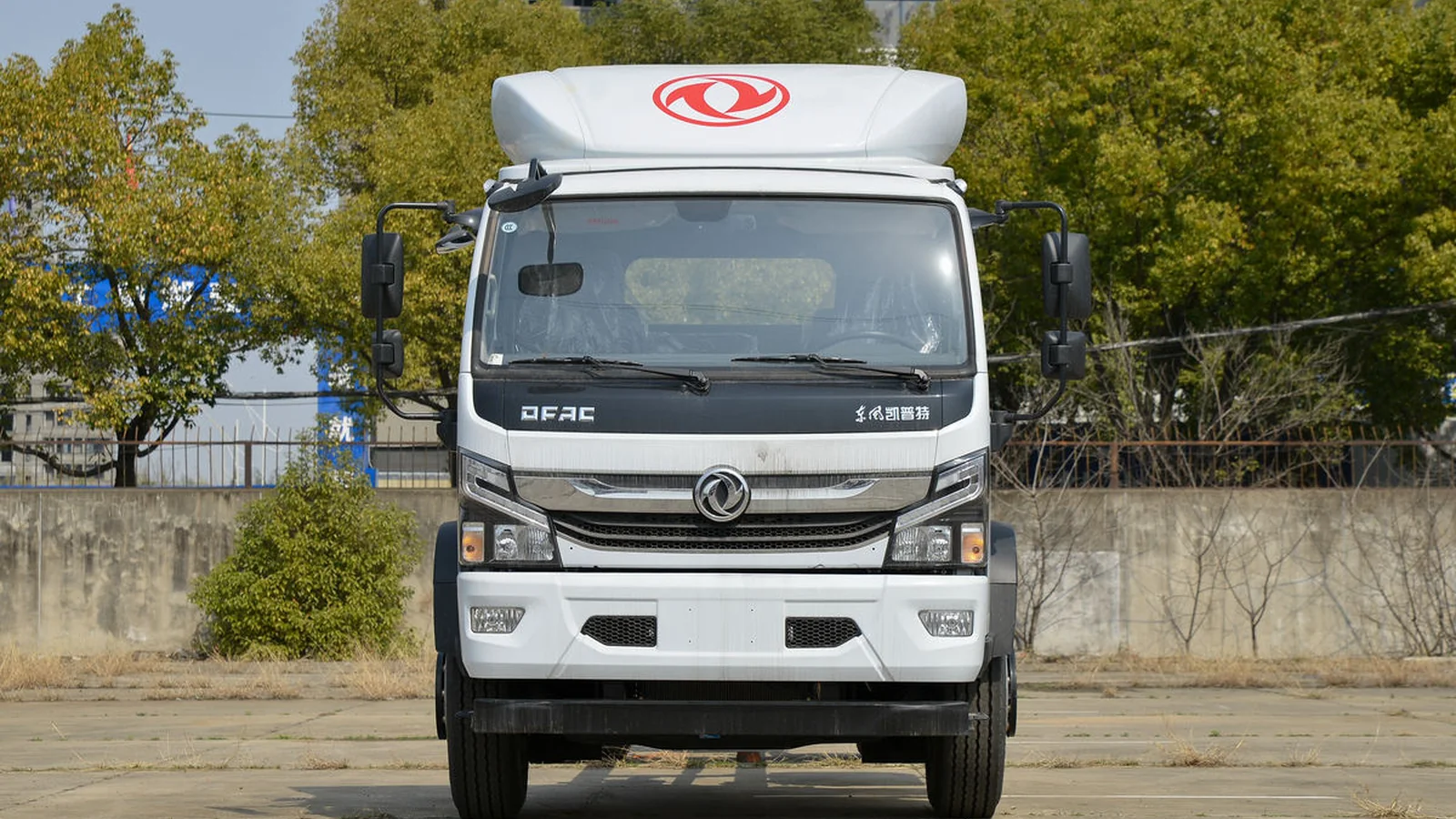Used Dongfeng Captain Photo 27 thumbnail