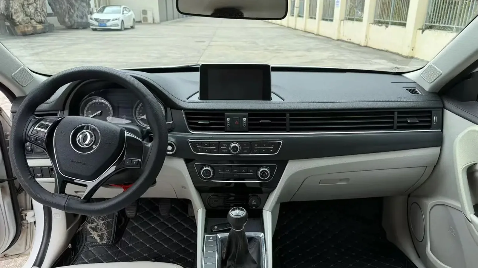 Used Dongfeng Fengxing Jingyi S50 Photo 1 thumbnail