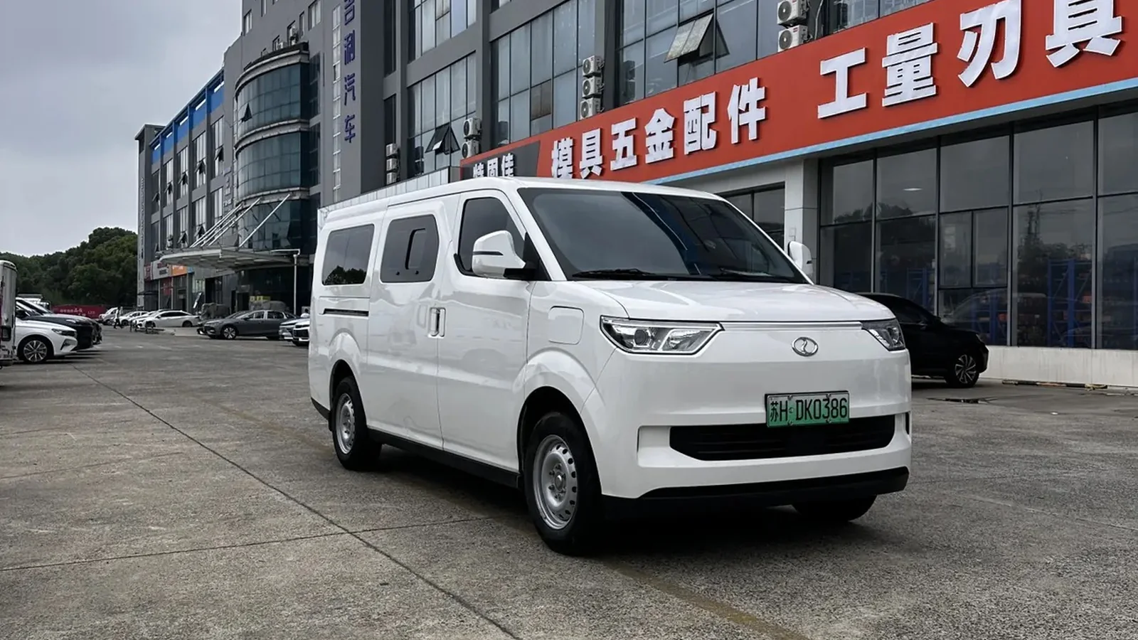 Used Dongfeng Rich 7 Side profile thumbnail