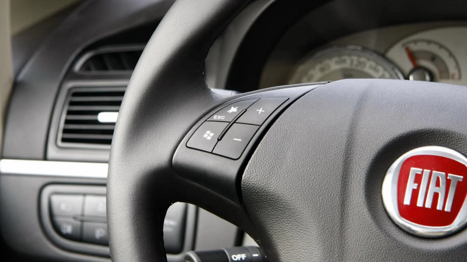 Used Fiat Linea Photo 12 thumbnail