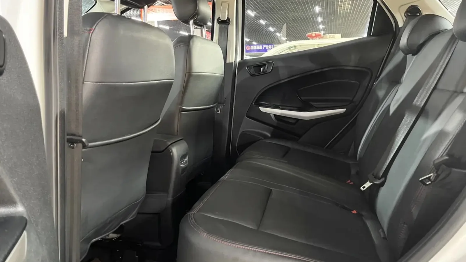 Used Ford EcoSport Photo 5 thumbnail