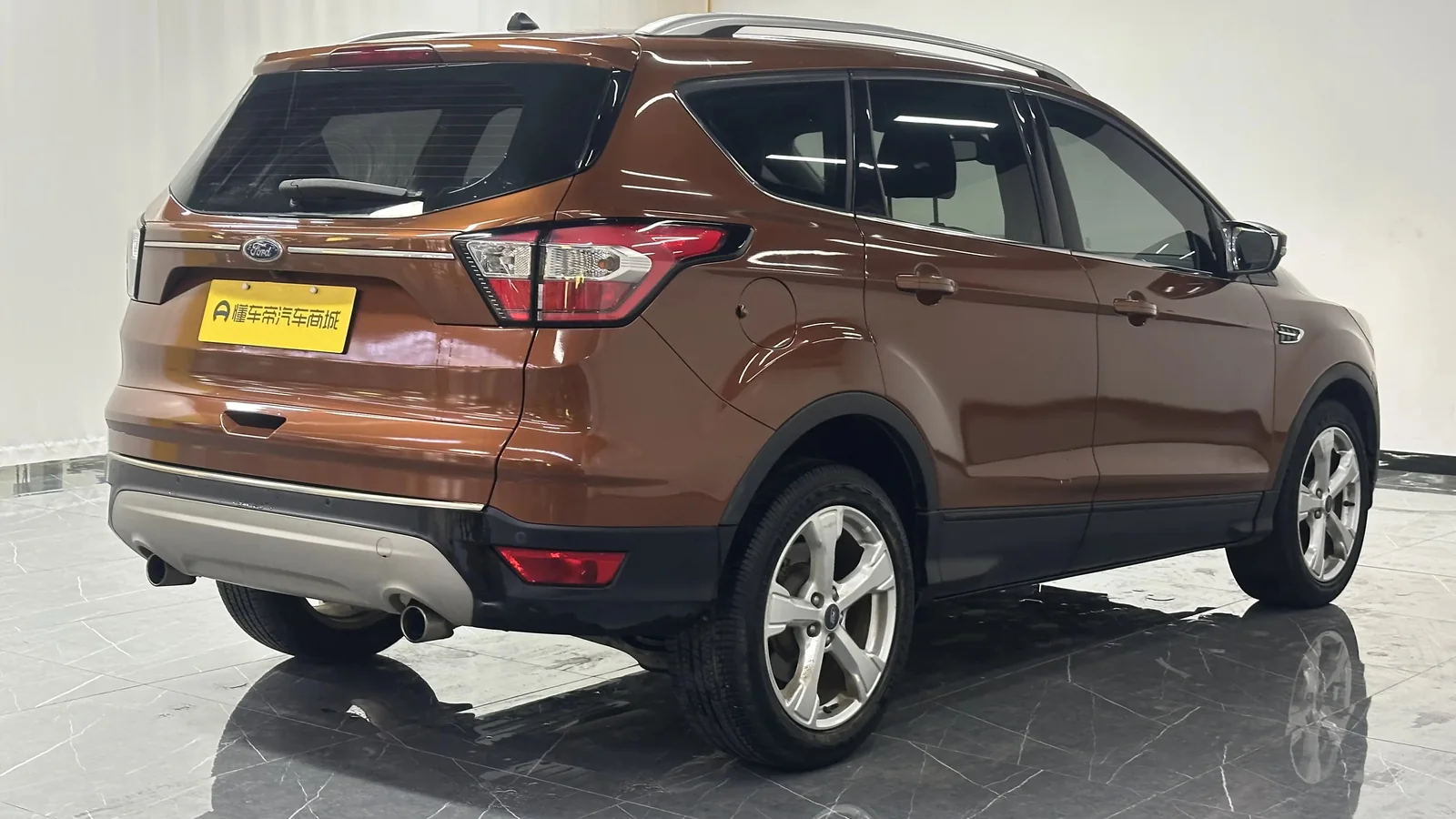 Used Ford Escape Photo 1 thumbnail