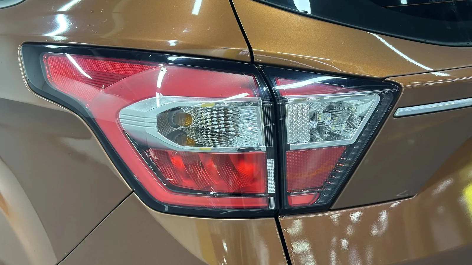 Used Ford Escape Photo 4 thumbnail