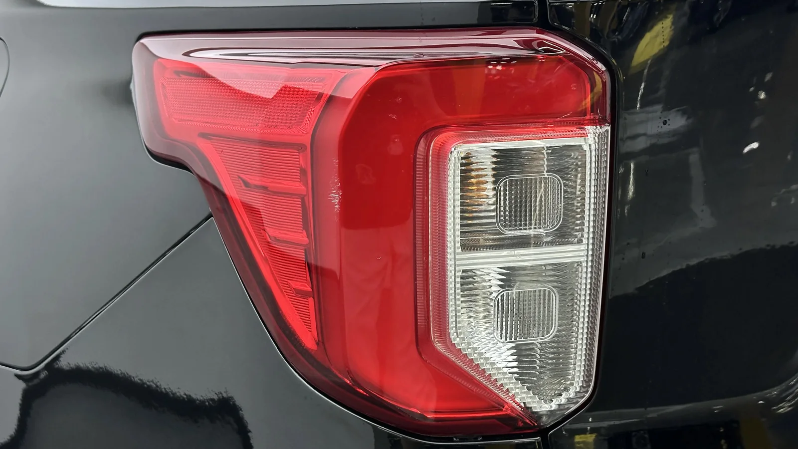 Used Ford Explorer Photo 4 thumbnail