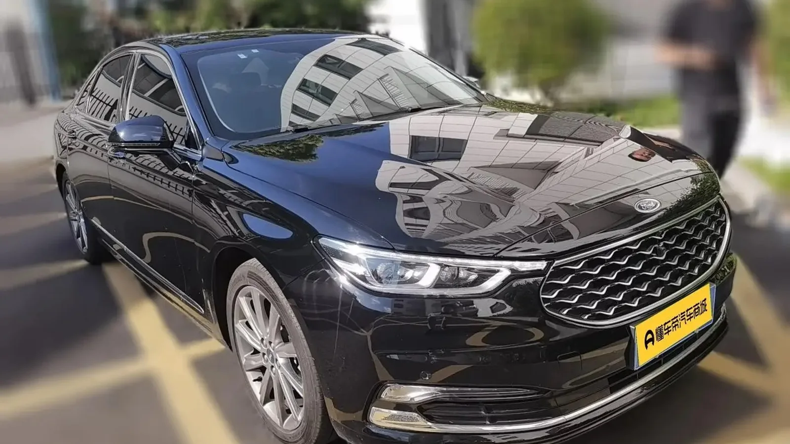 Used Ford Taurus Rear 45-degree thumbnail