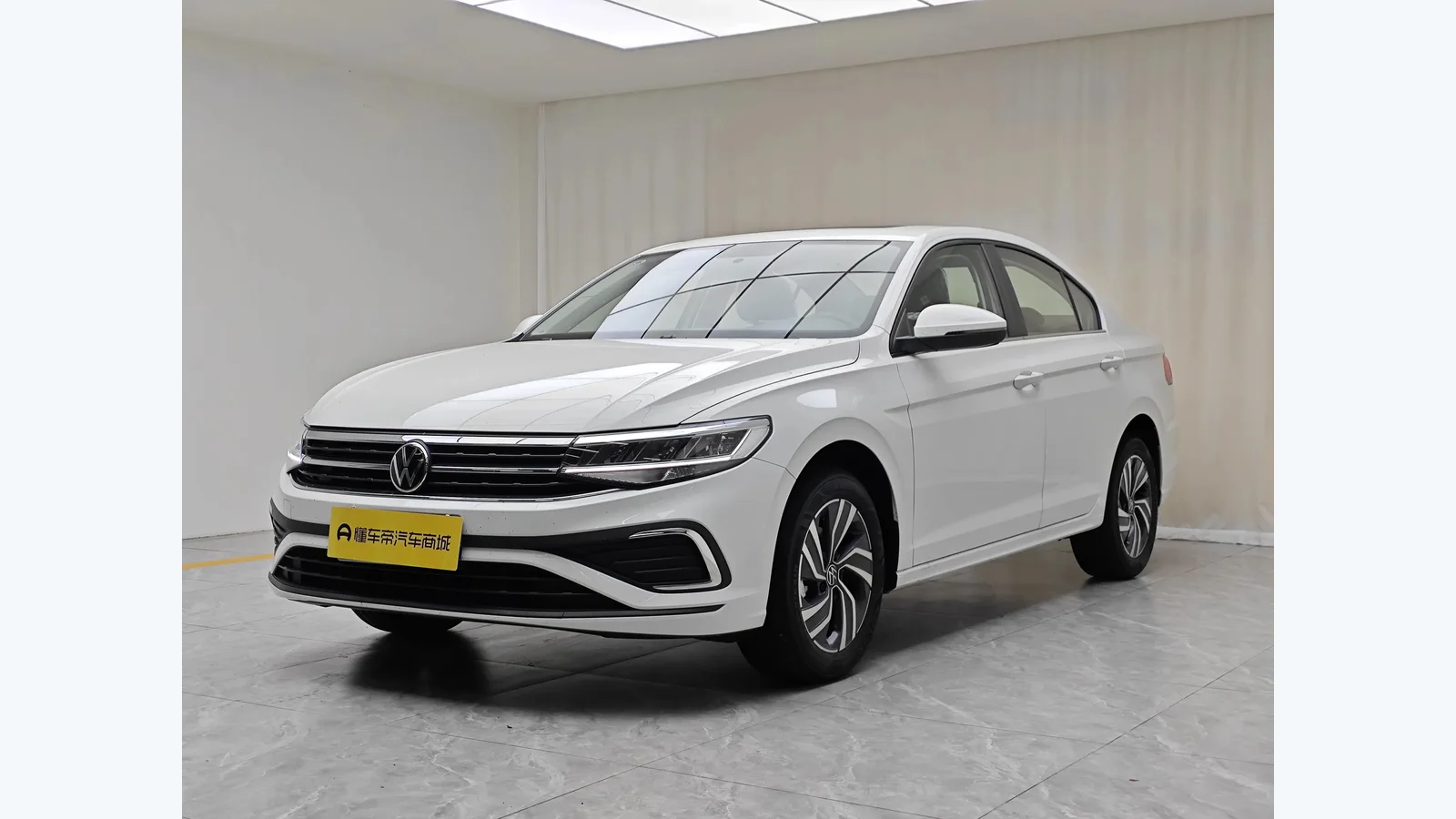 Used Volkswagen Bora Front 45-degree reference for China export