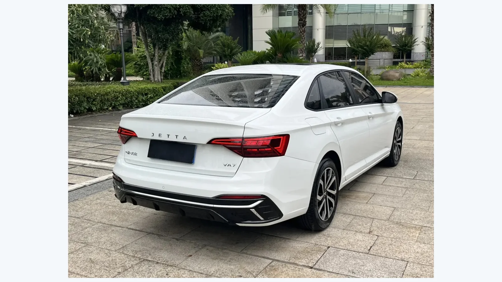 Used Volkswagen Jetta Details thumbnail