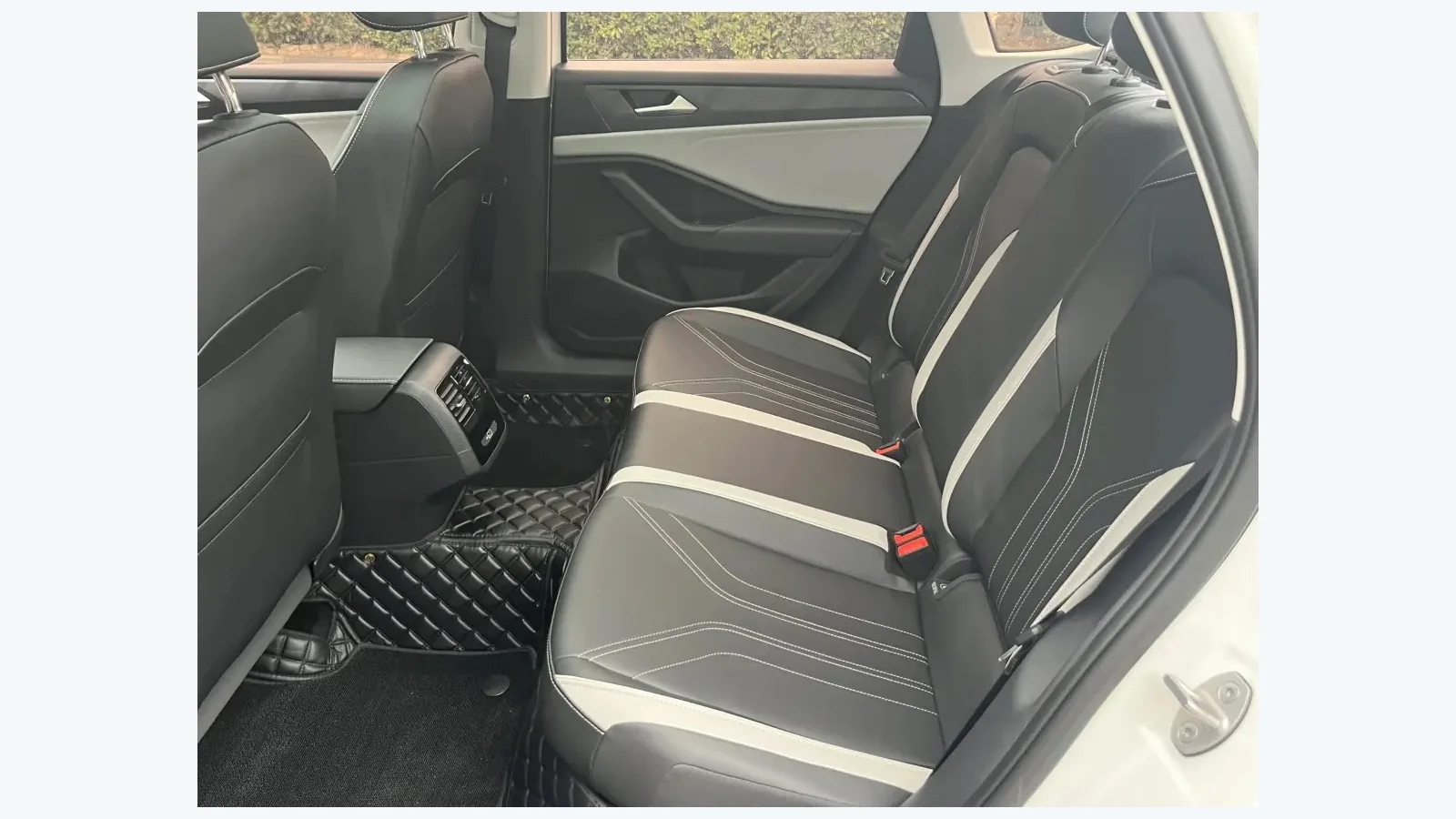 Used Volkswagen Jetta Photo 4 thumbnail