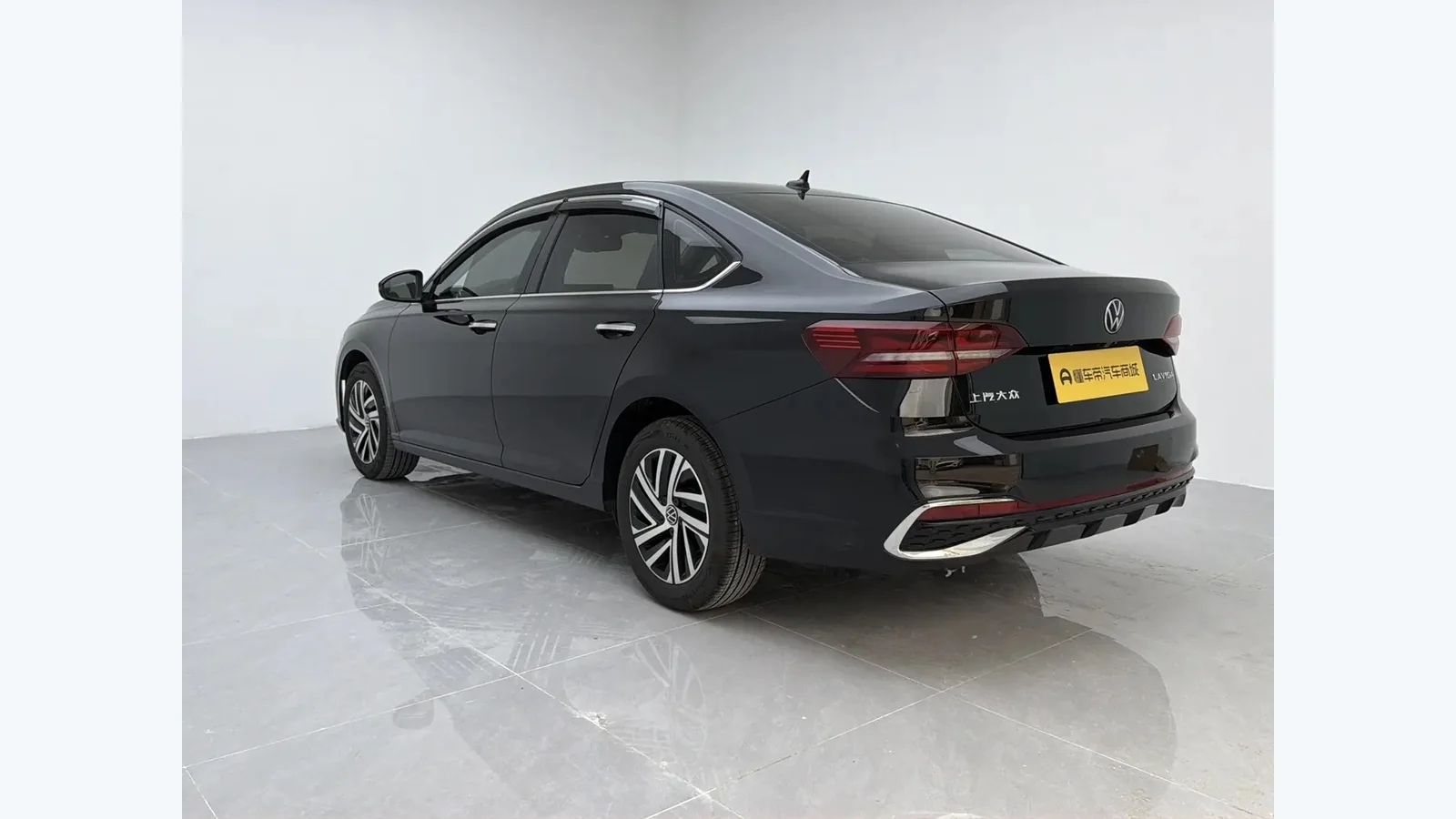 Used Volkswagen Lavida Seats thumbnail