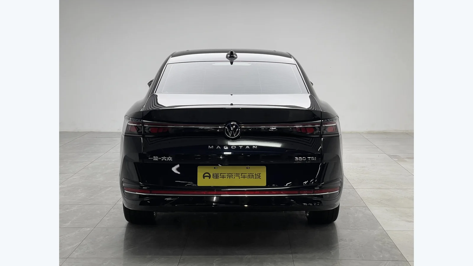 Used Volkswagen Magotan Details thumbnail