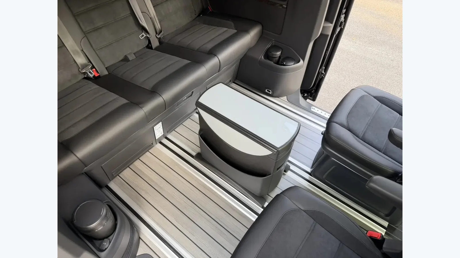 Used Volkswagen Multivan Photo 8 thumbnail