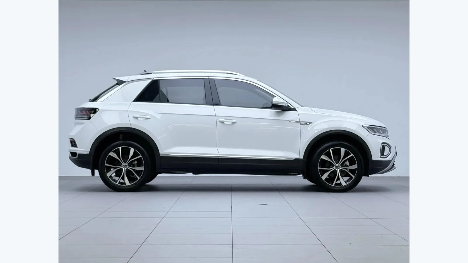 Used Volkswagen T-Roc Photo 2 thumbnail