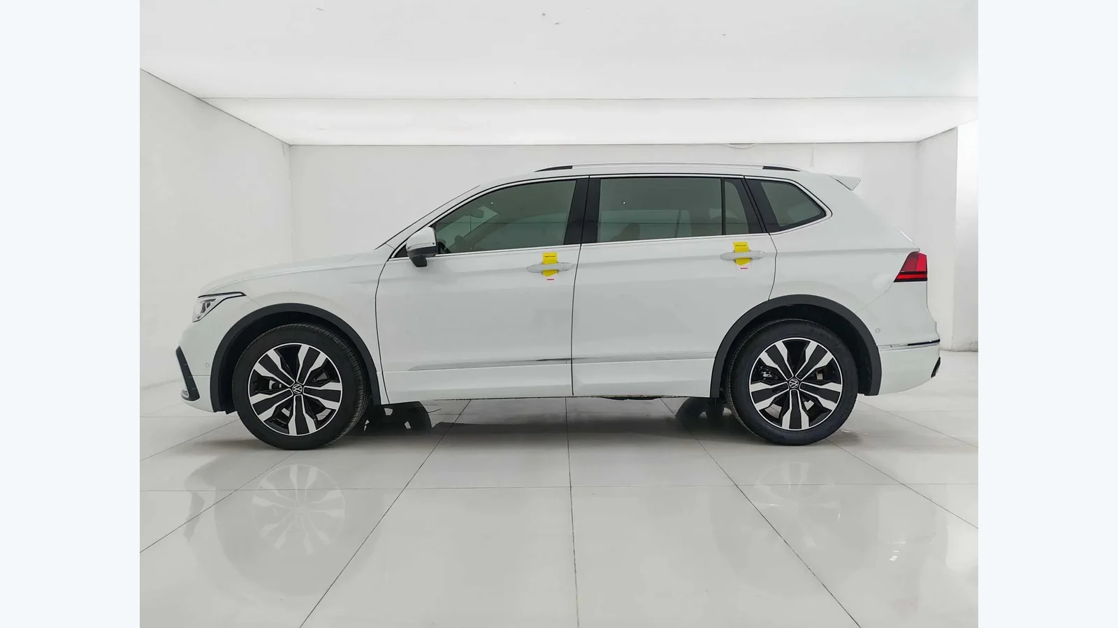 Used Volkswagen Tiguan L Dashboard thumbnail