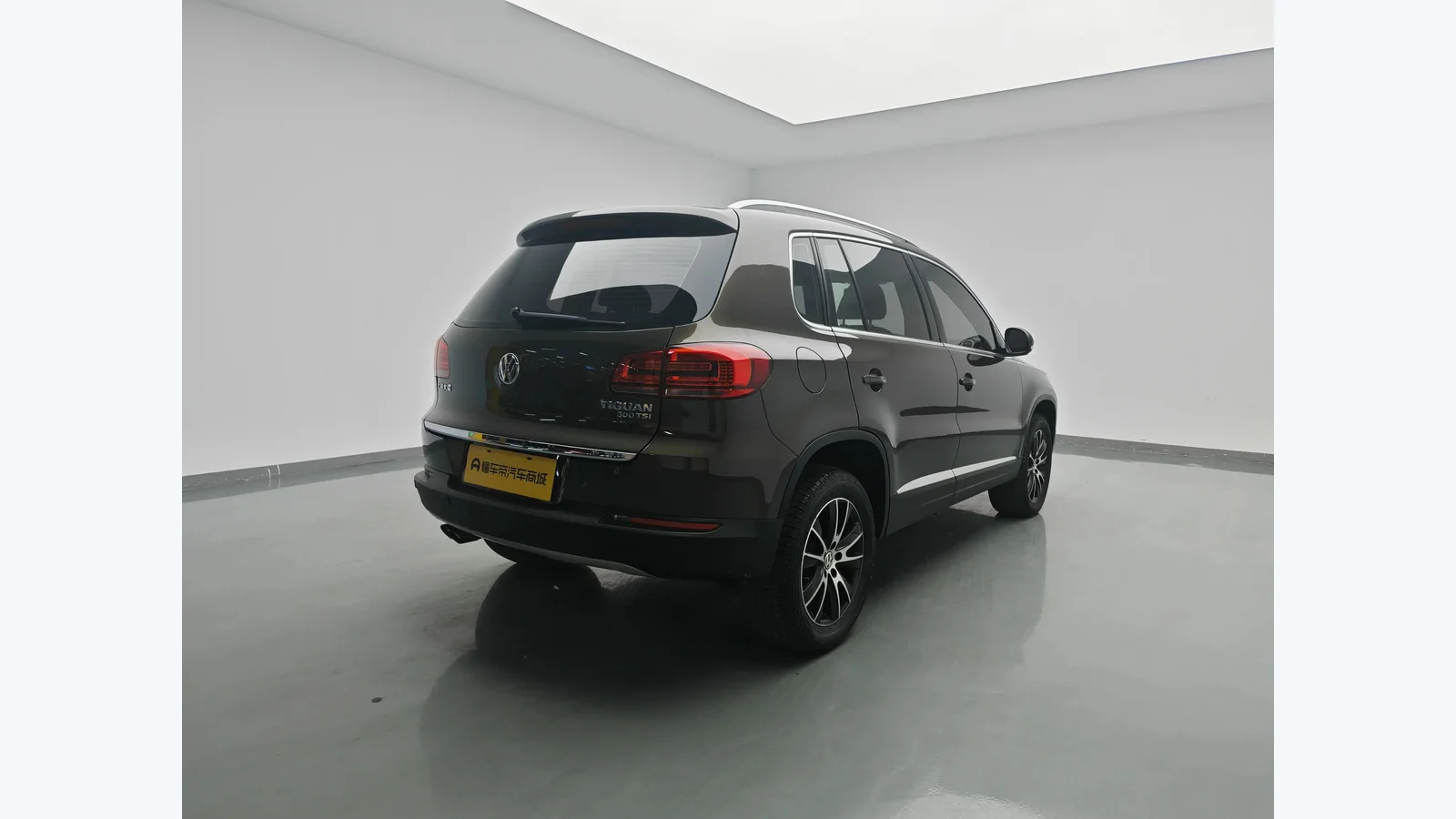 Used Volkswagen Tiguan Photo 1 thumbnail