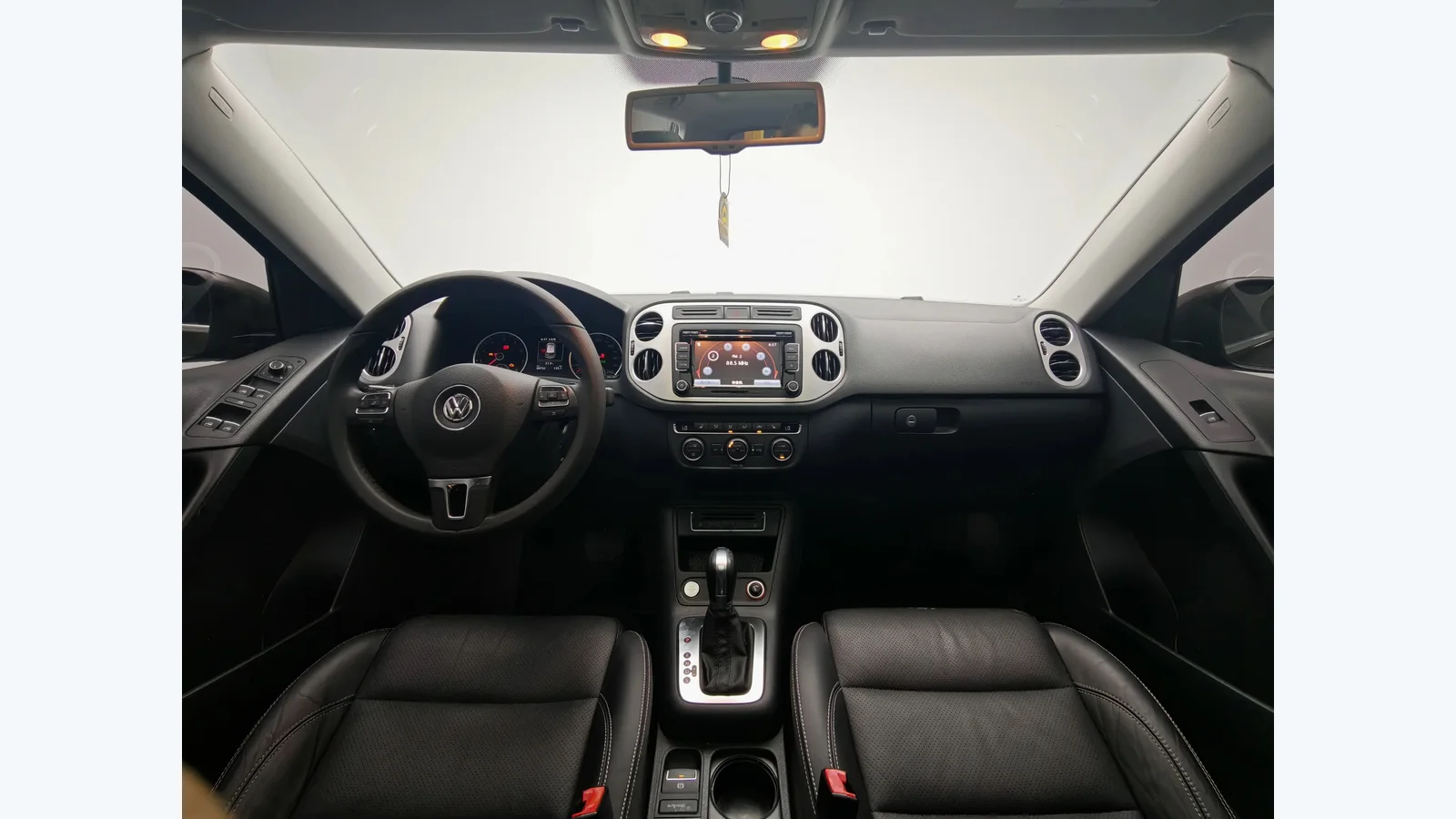 Used Volkswagen Tiguan Photo 8 thumbnail