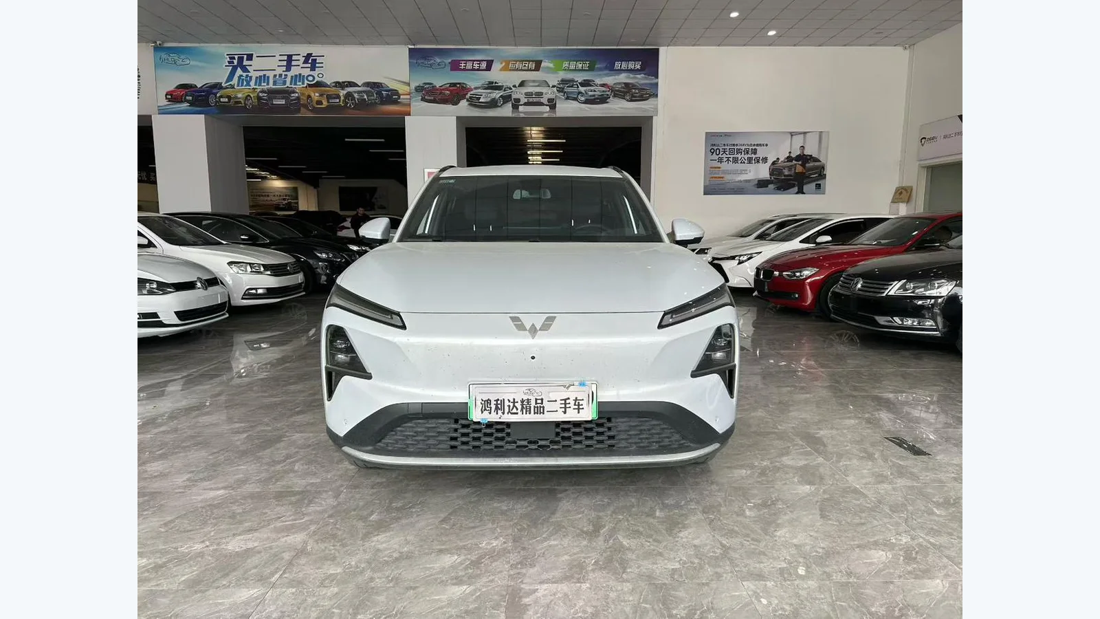 Used Wuling Cloud EV Side profile thumbnail