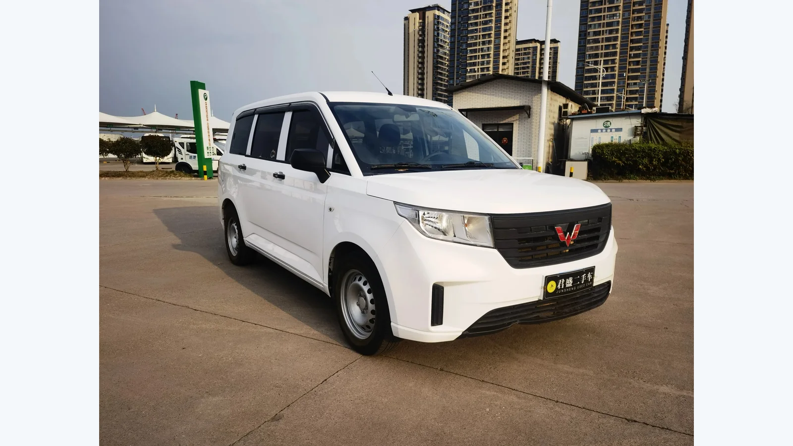 Used Wuling Hongguang Plus Rear 45-degree thumbnail