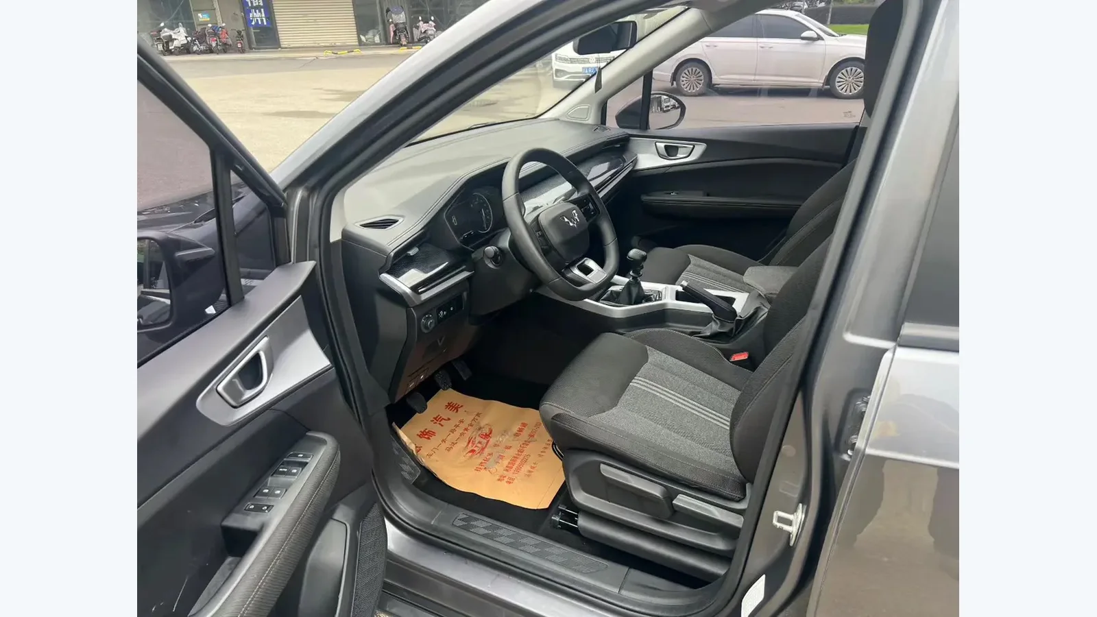 Used Wuling Jiachen Details thumbnail