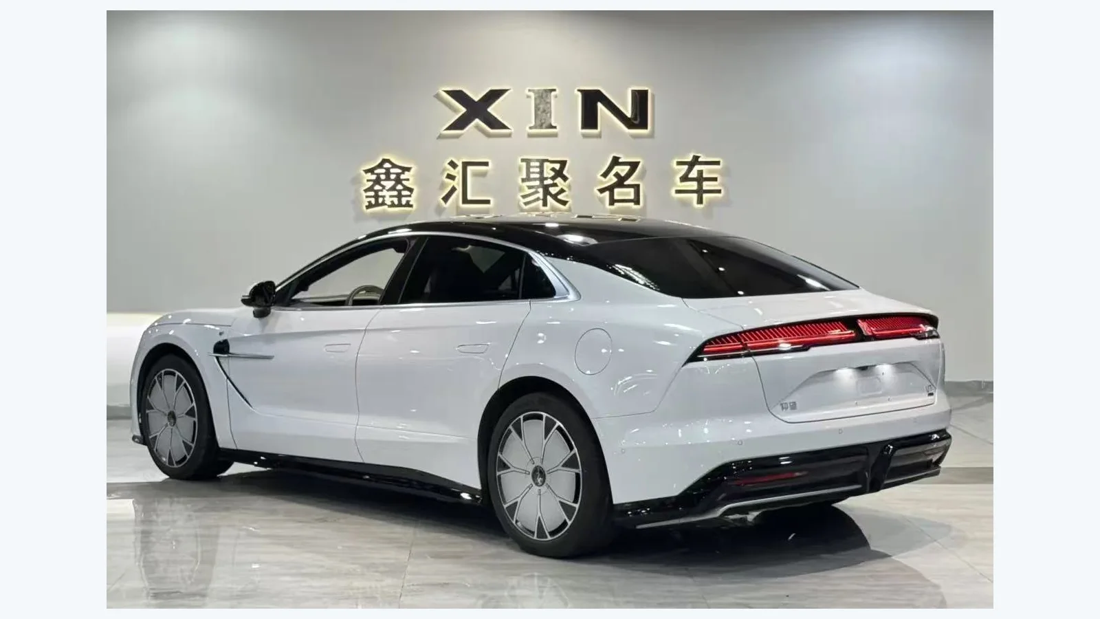 Used Yangwang U7 Dashboard thumbnail