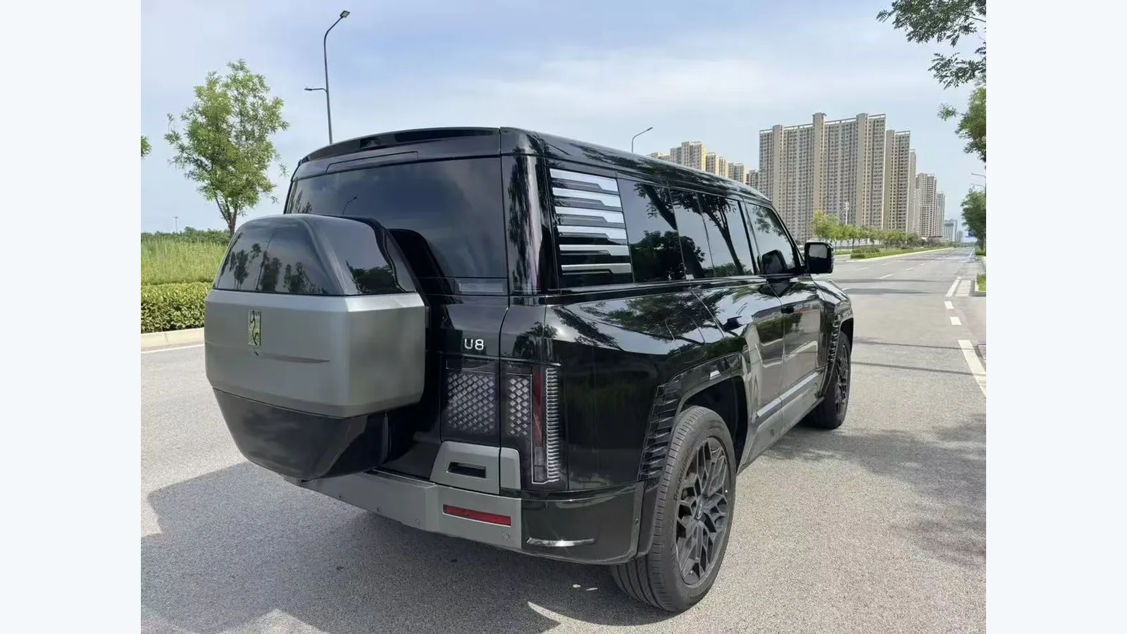 Used Yangwang U8 Seats thumbnail